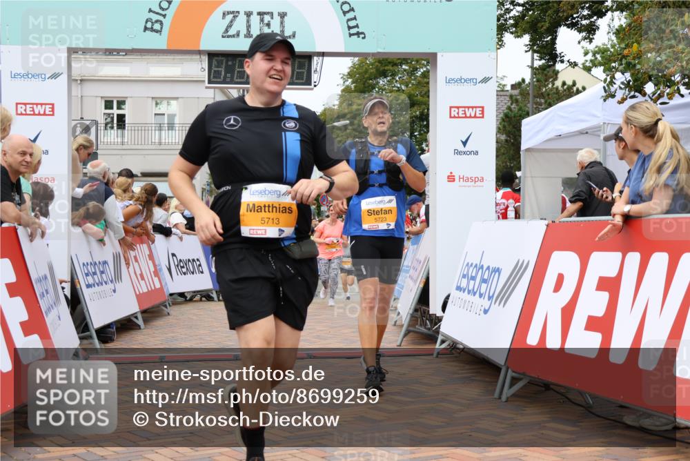 31.08.2025 - 21. Blankeneser Heldenlauf Strokosch-Dieckow http://msf.ph/oto/8699259 31.08.2025 12:45:32 Ziel 5723, 5200, 5164, 5713, 5286, 5525 meine-sportfotos.de