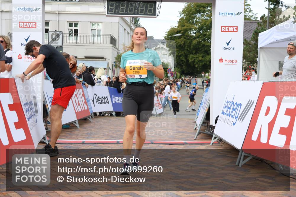 31.08.2025 - 21. Blankeneser Heldenlauf Strokosch-Dieckow http://msf.ph/oto/8699260 31.08.2025 12:57:32 Ziel 5206, 5558, 4052 meine-sportfotos.de