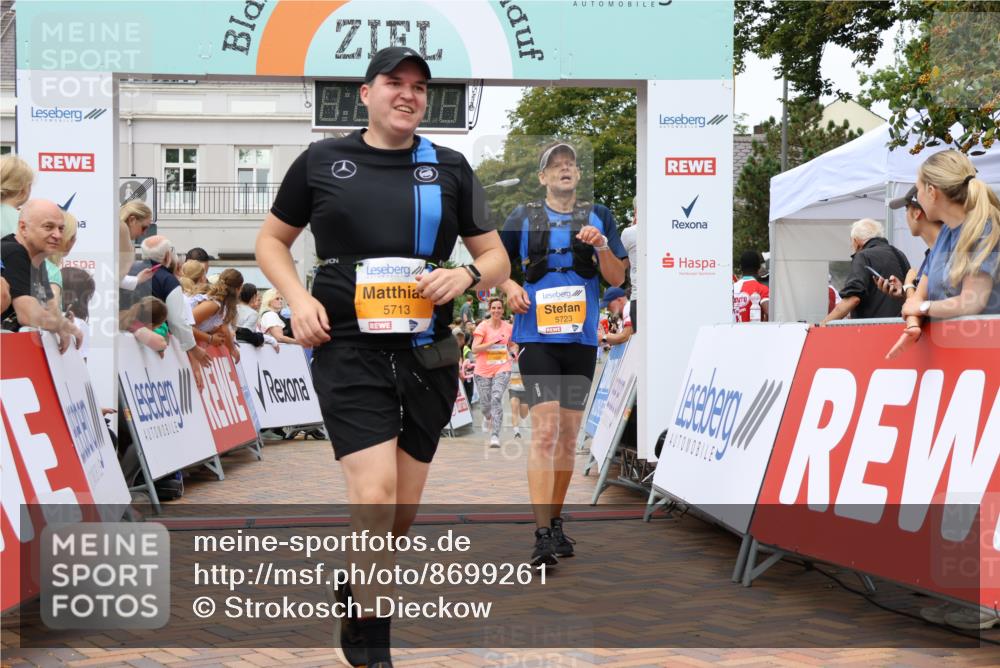 31.08.2025 - 21. Blankeneser Heldenlauf Strokosch-Dieckow http://msf.ph/oto/8699261 31.08.2025 12:45:31 Ziel 5723, 5164, 5713, 5286, 5525 meine-sportfotos.de