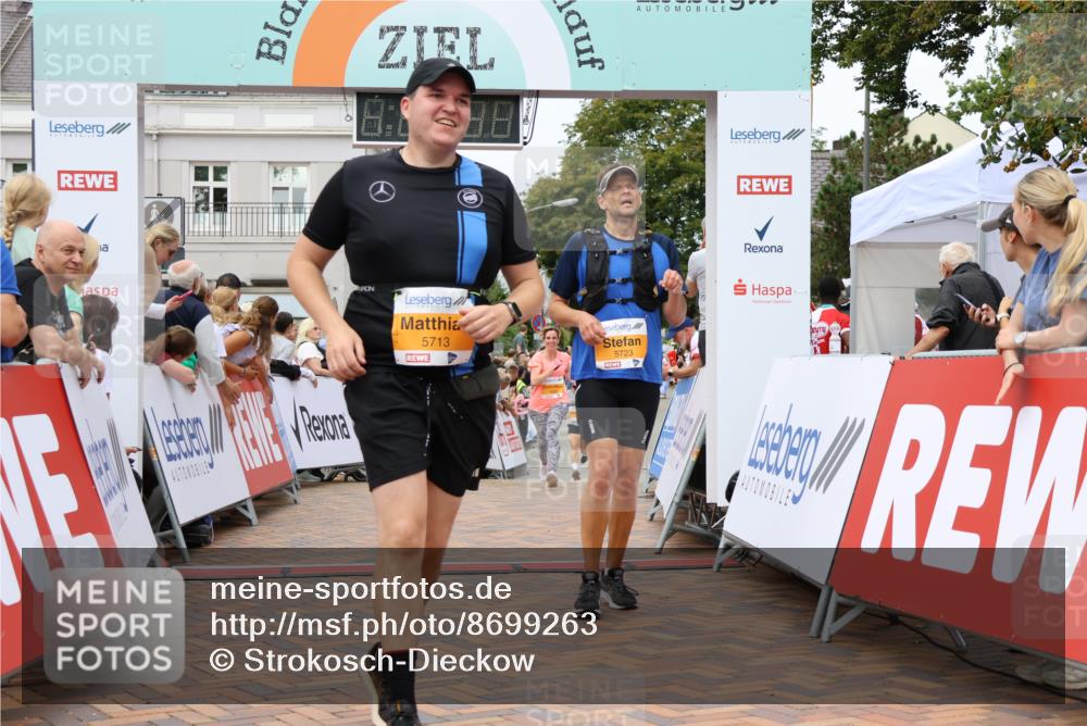 31.08.2025 - 21. Blankeneser Heldenlauf Strokosch-Dieckow http://msf.ph/oto/8699263 31.08.2025 12:45:31 Ziel 5723, 5164, 5713, 5286, 5525 meine-sportfotos.de
