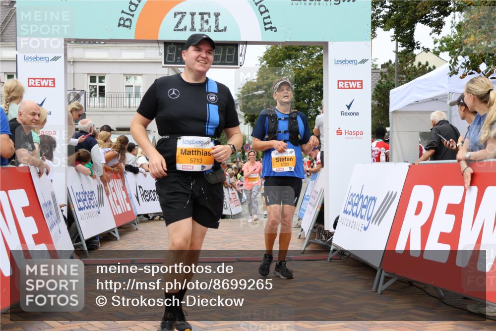 31.08.2025 - 21. Blankeneser Heldenlauf Strokosch-Dieckow http://msf.ph/oto/8699265 31.08.2025 12:45:31 Ziel 5723, 5164, 5713, 5286, 5525 meine-sportfotos.de