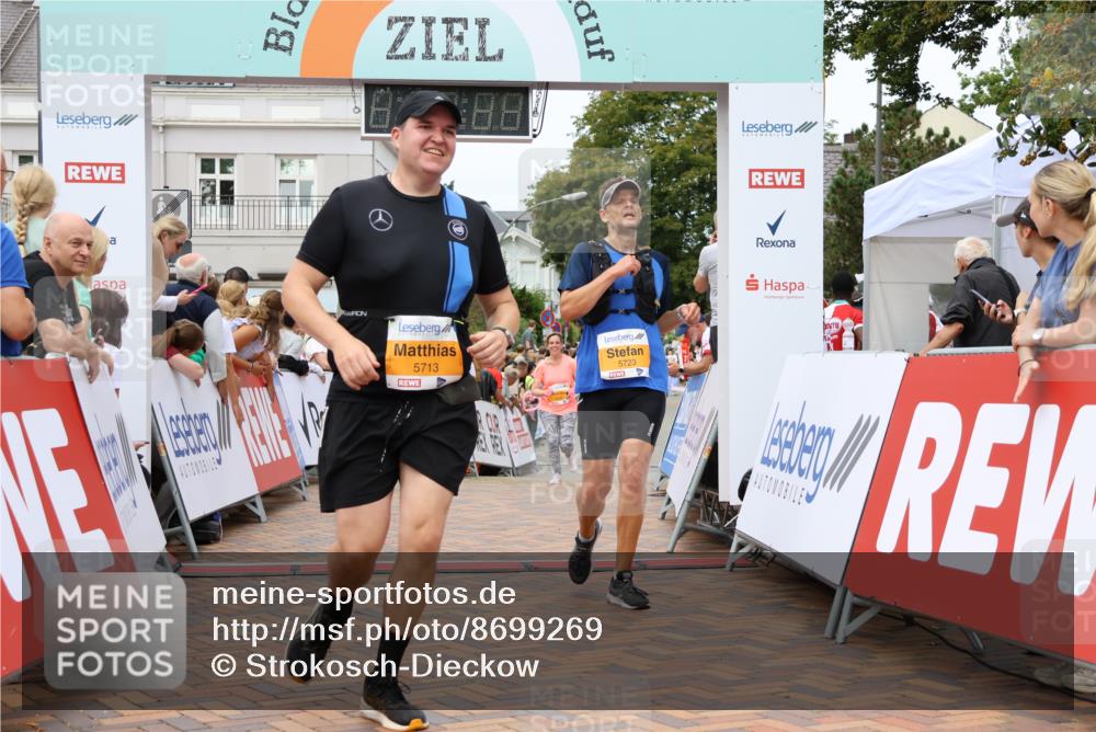 31.08.2025 - 21. Blankeneser Heldenlauf Strokosch-Dieckow http://msf.ph/oto/8699269 31.08.2025 12:45:31 Ziel 5723, 5164, 5713, 5286, 5525 meine-sportfotos.de