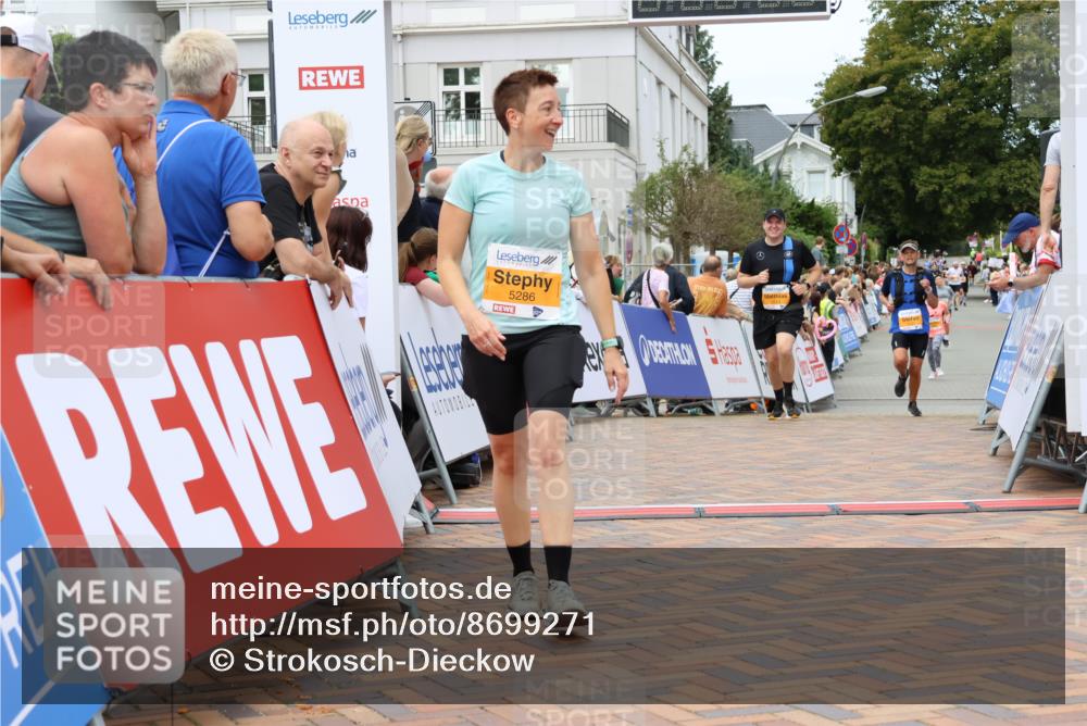 31.08.2025 - 21. Blankeneser Heldenlauf Strokosch-Dieckow http://msf.ph/oto/8699271 31.08.2025 12:45:27 Ziel 5723, 5164, 5713, 5724, 5286 meine-sportfotos.de
