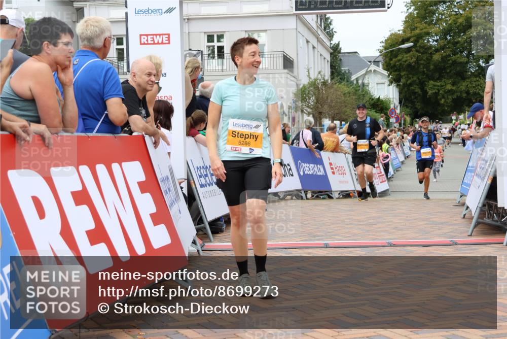 31.08.2025 - 21. Blankeneser Heldenlauf Strokosch-Dieckow http://msf.ph/oto/8699273 31.08.2025 12:45:27 Ziel 5723, 5164, 5713, 5724, 5286 meine-sportfotos.de
