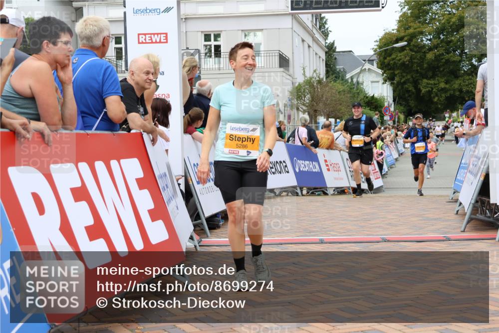 31.08.2025 - 21. Blankeneser Heldenlauf Strokosch-Dieckow http://msf.ph/oto/8699274 31.08.2025 12:45:27 Ziel 5723, 5164, 5713, 5724, 5286 meine-sportfotos.de