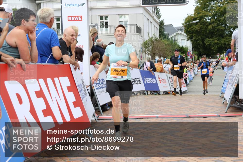 31.08.2025 - 21. Blankeneser Heldenlauf Strokosch-Dieckow http://msf.ph/oto/8699278 31.08.2025 12:45:26 Ziel 5164, 5713, 5724, 5286 meine-sportfotos.de