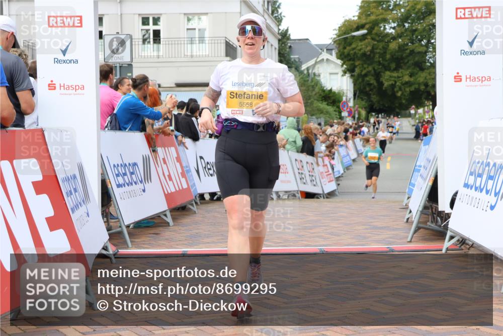 31.08.2025 - 21. Blankeneser Heldenlauf Strokosch-Dieckow http://msf.ph/oto/8699295 31.08.2025 12:57:25 Ziel 5558, 4052 meine-sportfotos.de