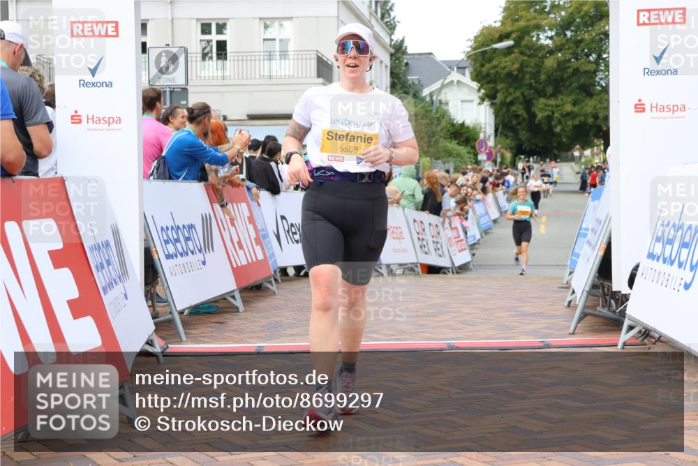 31.08.2025 - 21. Blankeneser Heldenlauf Strokosch-Dieckow http://msf.ph/oto/8699297 31.08.2025 12:57:25 Ziel 5558, 4052 meine-sportfotos.de