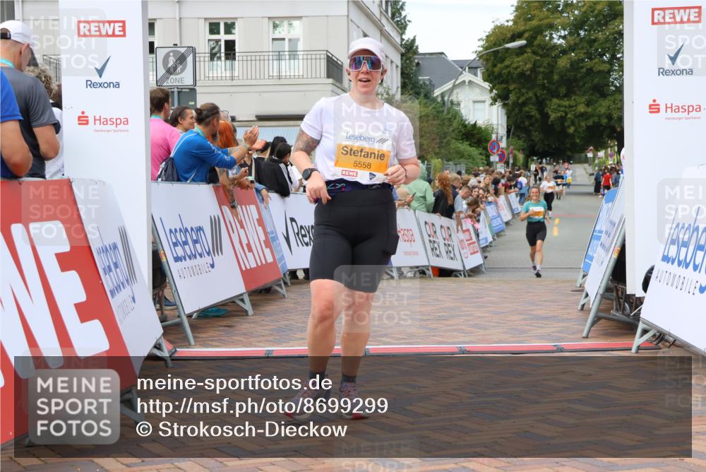 31.08.2025 - 21. Blankeneser Heldenlauf Strokosch-Dieckow http://msf.ph/oto/8699299 31.08.2025 12:57:25 Ziel 5558, 4052 meine-sportfotos.de