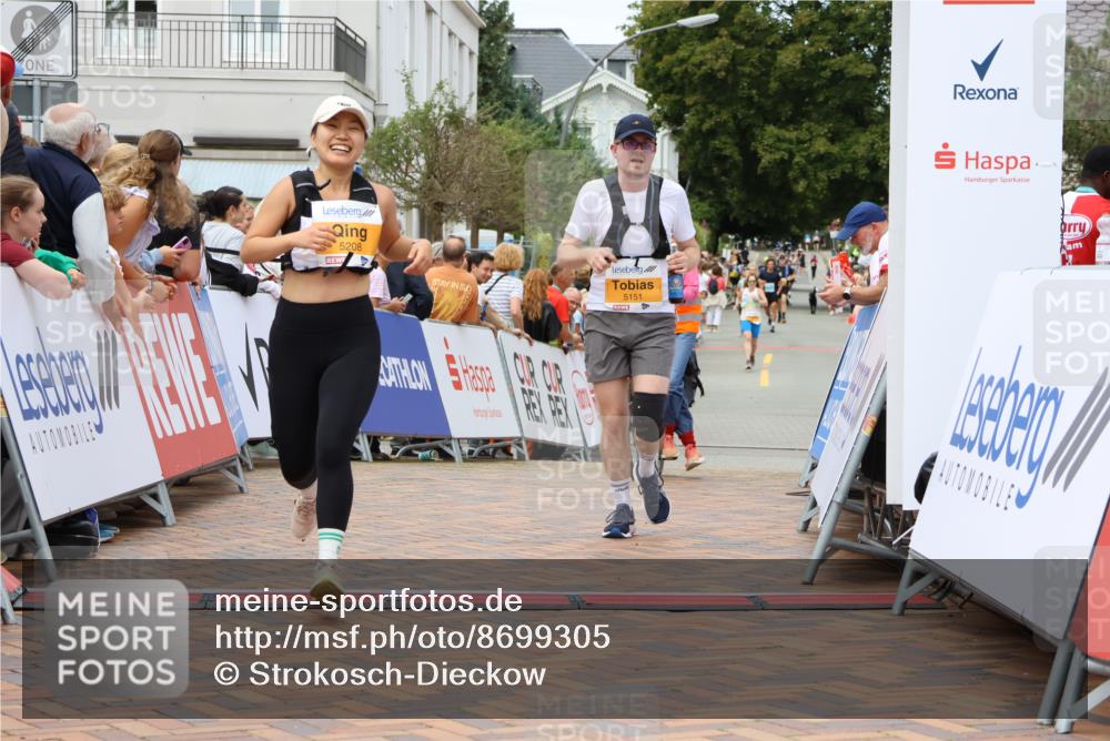 31.08.2025 - 21. Blankeneser Heldenlauf Strokosch-Dieckow http://msf.ph/oto/8699305 31.08.2025 12:45:07 Ziel 5151, 5208, 4164 meine-sportfotos.de