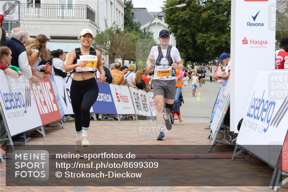 31.08.2025 - 21. Blankeneser Heldenlauf Strokosch-Dieckow http://msf.ph/oto/8699309 31.08.2025 12:45:07 Ziel 5151, 5208, 4164 meine-sportfotos.de