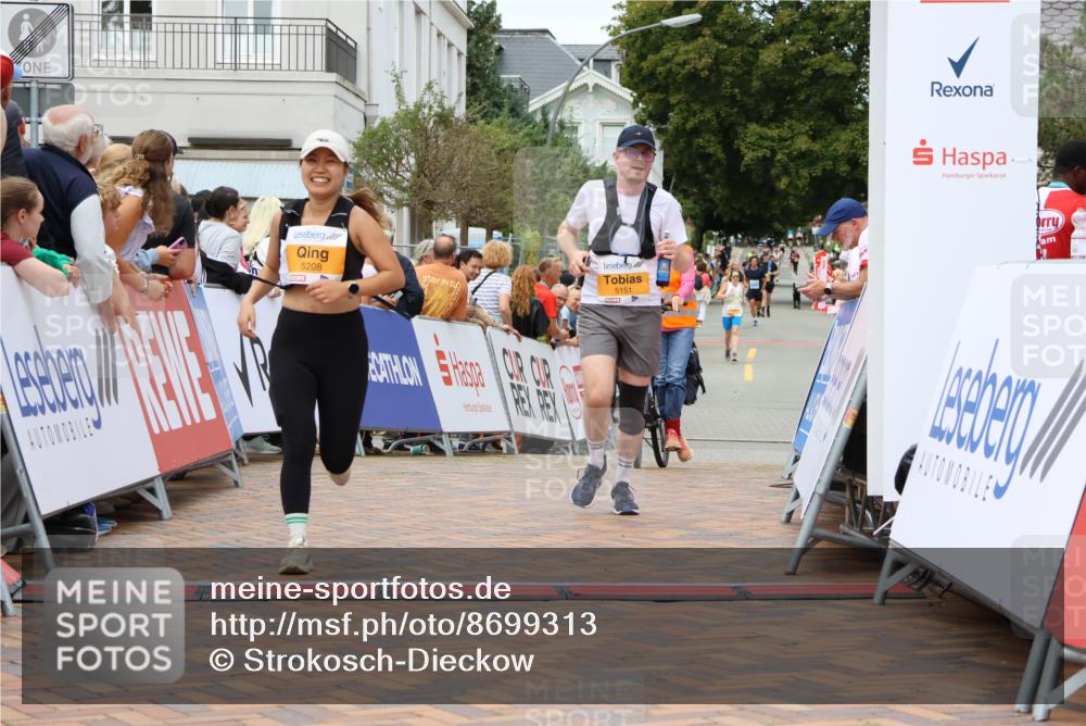31.08.2025 - 21. Blankeneser Heldenlauf Strokosch-Dieckow http://msf.ph/oto/8699313 31.08.2025 12:45:07 Ziel 5151, 5208, 4164 meine-sportfotos.de