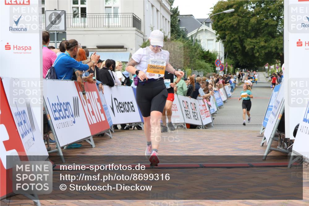 31.08.2025 - 21. Blankeneser Heldenlauf Strokosch-Dieckow http://msf.ph/oto/8699316 31.08.2025 12:57:24 Ziel 5558, 4052 meine-sportfotos.de
