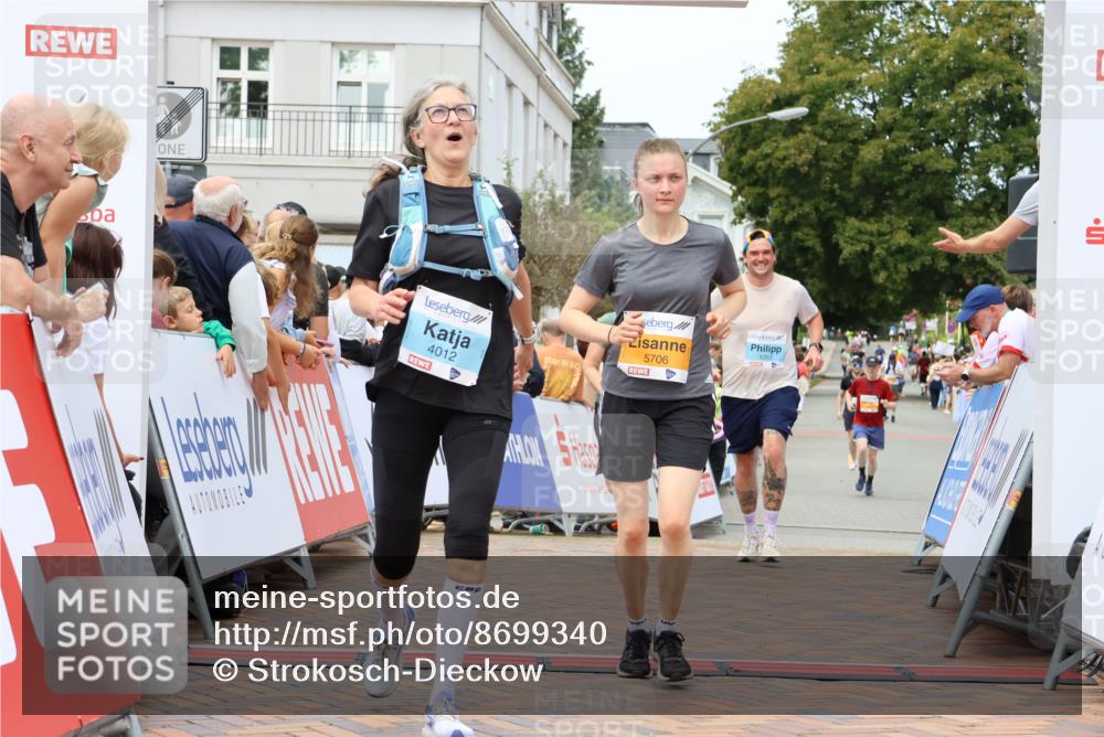 31.08.2025 - 21. Blankeneser Heldenlauf Strokosch-Dieckow http://msf.ph/oto/8699340 31.08.2025 12:44:48 Ziel 5706, 5053, 4262, 4263, 4087, 4088, 4012 meine-sportfotos.de