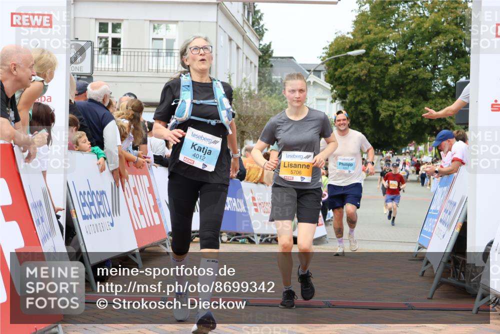 31.08.2025 - 21. Blankeneser Heldenlauf Strokosch-Dieckow http://msf.ph/oto/8699342 31.08.2025 12:44:48 Ziel 5706, 5053, 4262, 4263, 4087, 4088, 4012 meine-sportfotos.de