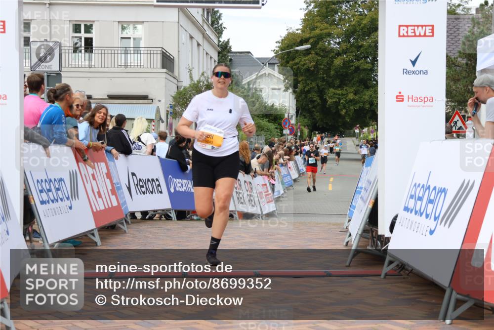 31.08.2025 - 21. Blankeneser Heldenlauf Strokosch-Dieckow http://msf.ph/oto/8699352 31.08.2025 12:57:07 Ziel 5643 meine-sportfotos.de