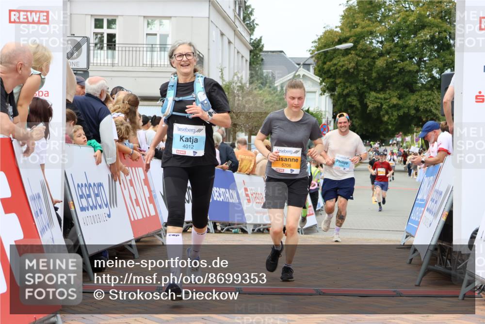 31.08.2025 - 21. Blankeneser Heldenlauf Strokosch-Dieckow http://msf.ph/oto/8699353 31.08.2025 12:44:48 Ziel 5706, 5053, 4262, 4263, 4087, 4088, 4012 meine-sportfotos.de