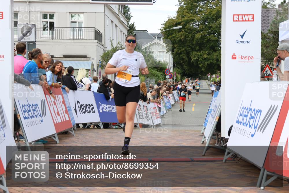 31.08.2025 - 21. Blankeneser Heldenlauf Strokosch-Dieckow http://msf.ph/oto/8699354 31.08.2025 12:57:07 Ziel 5643 meine-sportfotos.de
