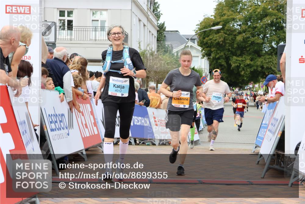 31.08.2025 - 21. Blankeneser Heldenlauf Strokosch-Dieckow http://msf.ph/oto/8699355 31.08.2025 12:44:47 Ziel 5706, 5053, 4262, 4263, 4087, 4088, 4012 meine-sportfotos.de