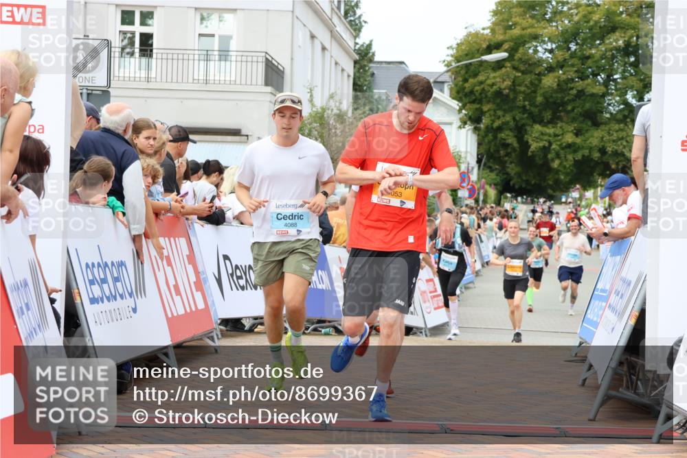31.08.2025 - 21. Blankeneser Heldenlauf Strokosch-Dieckow http://msf.ph/oto/8699367 31.08.2025 12:44:43 Ziel 5300, 5053, 4087, 4088, 4012 meine-sportfotos.de