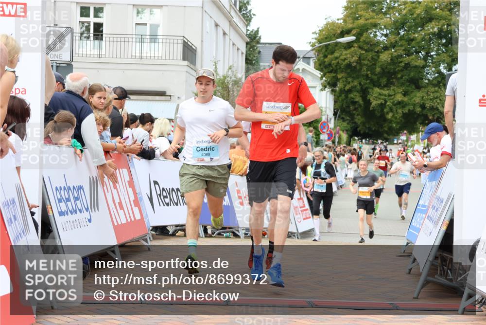 31.08.2025 - 21. Blankeneser Heldenlauf Strokosch-Dieckow http://msf.ph/oto/8699372 31.08.2025 12:44:42 Ziel 5300, 5053, 4087, 4088 meine-sportfotos.de
