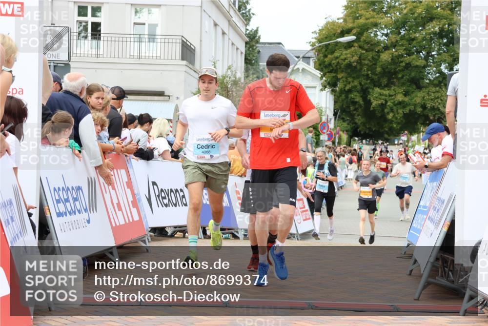 31.08.2025 - 21. Blankeneser Heldenlauf Strokosch-Dieckow http://msf.ph/oto/8699374 31.08.2025 12:44:42 Ziel 5300, 5053, 4087, 4088 meine-sportfotos.de