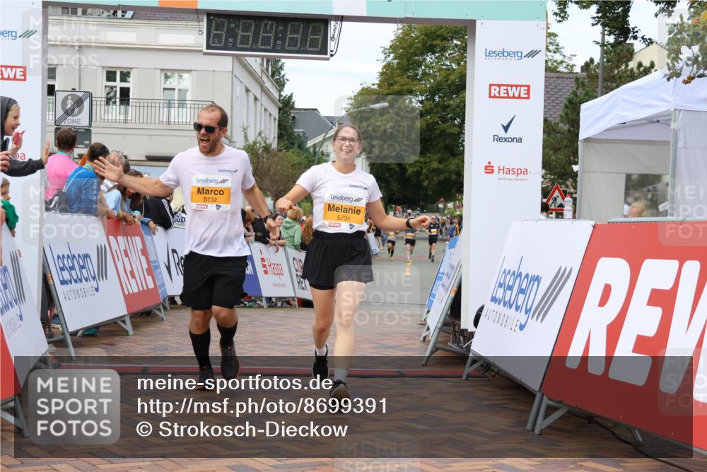 31.08.2025 - 21. Blankeneser Heldenlauf Strokosch-Dieckow http://msf.ph/oto/8699391 31.08.2025 12:56:40 Ziel 5732, 5731, 5484, 5485, 5014, 5702 meine-sportfotos.de