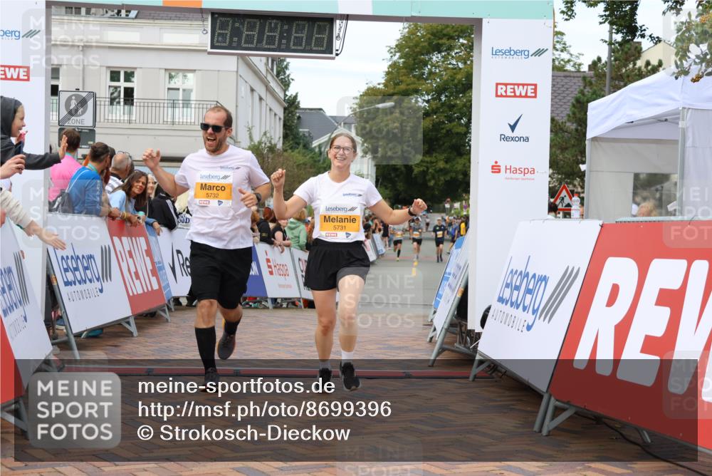 31.08.2025 - 21. Blankeneser Heldenlauf Strokosch-Dieckow http://msf.ph/oto/8699396 31.08.2025 12:56:40 Ziel 5732, 5731, 5484, 5485, 5014, 5702 meine-sportfotos.de