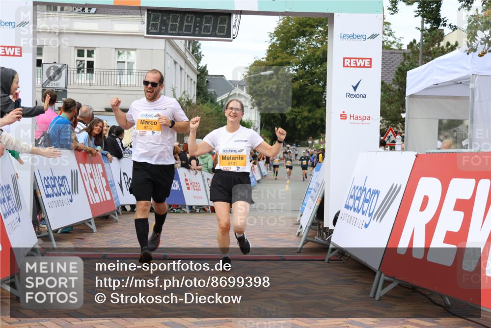31.08.2025 - 21. Blankeneser Heldenlauf Strokosch-Dieckow http://msf.ph/oto/8699398 31.08.2025 12:56:40 Ziel 5732, 5731, 5484, 5485, 5014, 5702 meine-sportfotos.de