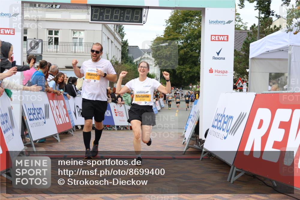 31.08.2025 - 21. Blankeneser Heldenlauf Strokosch-Dieckow http://msf.ph/oto/8699400 31.08.2025 12:56:40 Ziel 5732, 5731, 5484, 5485, 5014, 5702 meine-sportfotos.de