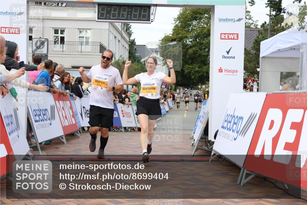 31.08.2025 - 21. Blankeneser Heldenlauf Strokosch-Dieckow http://msf.ph/oto/8699404 31.08.2025 12:56:40 Ziel 5732, 5731, 5484, 5485, 5014, 5702 meine-sportfotos.de