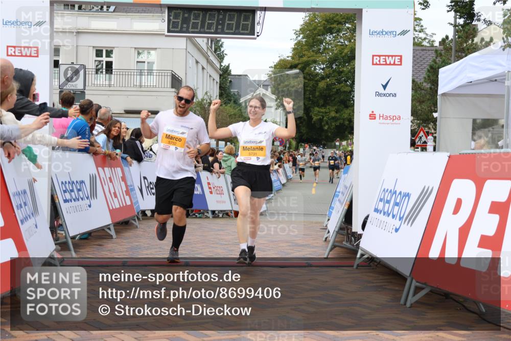 31.08.2025 - 21. Blankeneser Heldenlauf Strokosch-Dieckow http://msf.ph/oto/8699406 31.08.2025 12:56:40 Ziel 5732, 5731, 5484, 5485, 5014, 5702 meine-sportfotos.de