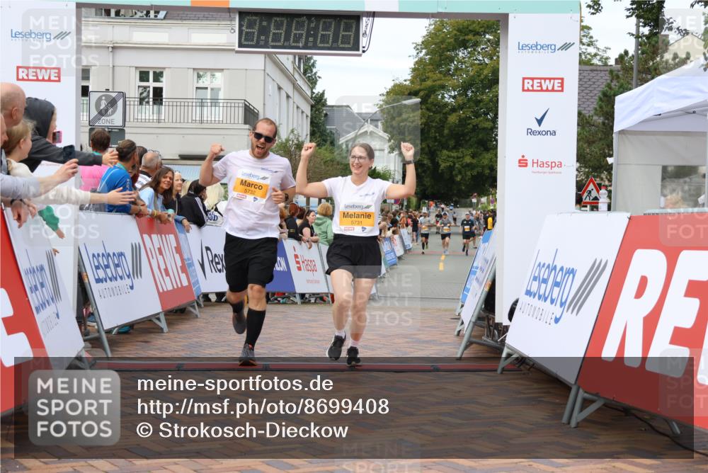 31.08.2025 - 21. Blankeneser Heldenlauf Strokosch-Dieckow http://msf.ph/oto/8699408 31.08.2025 12:56:40 Ziel 5732, 5731, 5484, 5485, 5014, 5702 meine-sportfotos.de