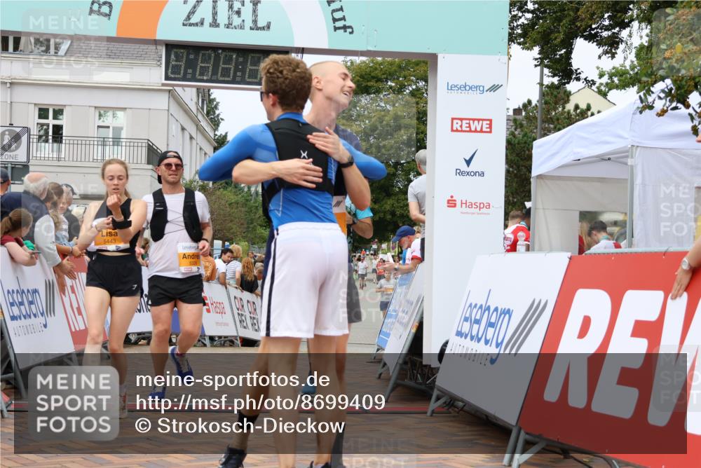 31.08.2025 - 21. Blankeneser Heldenlauf Strokosch-Dieckow http://msf.ph/oto/8699409 31.08.2025 12:44:26 Ziel 5535, 5009, 5448, 5326, 5443 meine-sportfotos.de