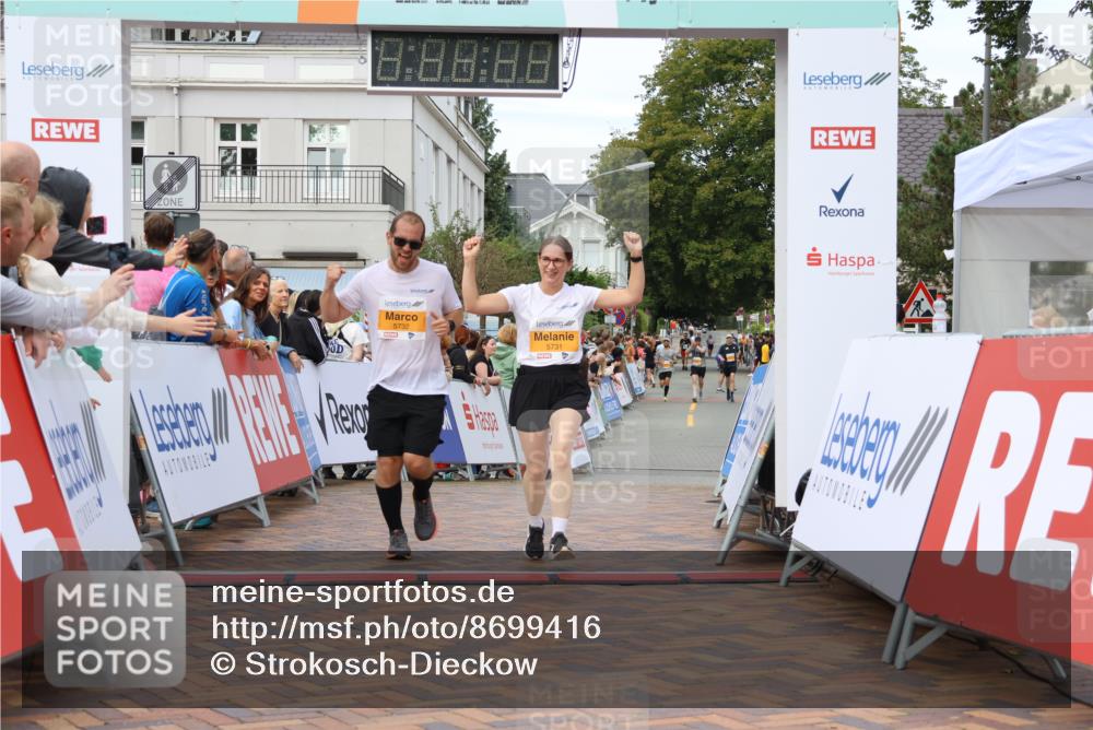 31.08.2025 - 21. Blankeneser Heldenlauf Strokosch-Dieckow http://msf.ph/oto/8699416 31.08.2025 12:56:40 Ziel 5732, 5731, 5484, 5485, 5014, 5702 meine-sportfotos.de