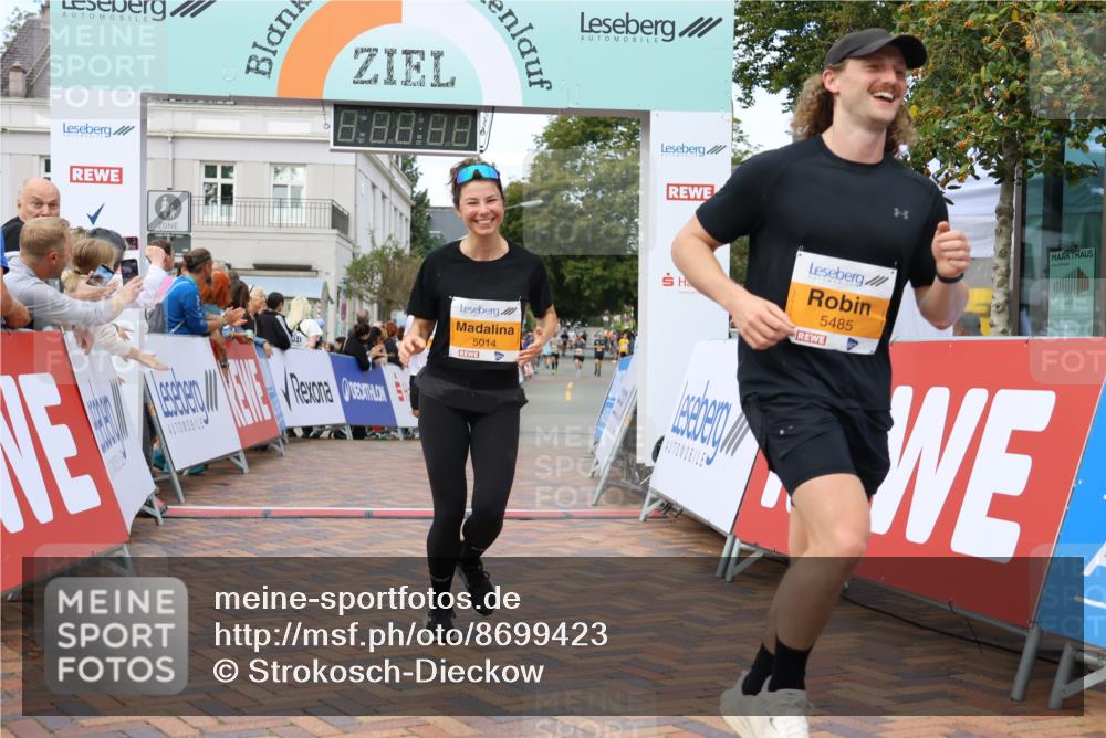 31.08.2025 - 21. Blankeneser Heldenlauf Strokosch-Dieckow http://msf.ph/oto/8699423 31.08.2025 12:56:38 Ziel 5732, 5731, 5484, 5485, 5014, 5702 meine-sportfotos.de