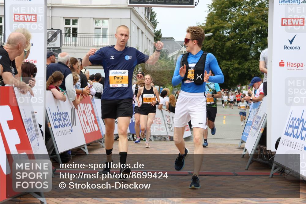 31.08.2025 - 21. Blankeneser Heldenlauf Strokosch-Dieckow http://msf.ph/oto/8699424 31.08.2025 12:44:24 Ziel 5535, 5009, 5448, 5326, 5443 meine-sportfotos.de