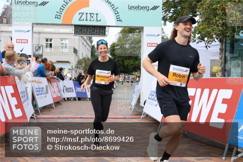 31.08.2025 - 21. Blankeneser Heldenlauf Strokosch-Dieckow http://msf.ph/oto/8699426 31.08.2025 12:56:38 Ziel 5732, 5731, 5484, 5485, 5014, 5702 meine-sportfotos.de