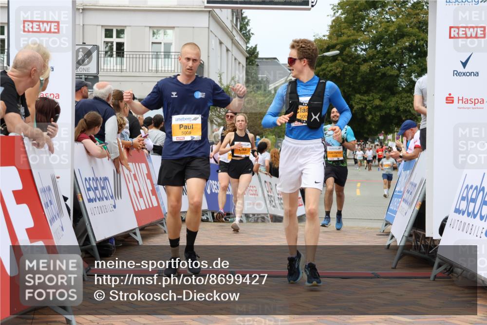 31.08.2025 - 21. Blankeneser Heldenlauf Strokosch-Dieckow http://msf.ph/oto/8699427 31.08.2025 12:44:24 Ziel 5535, 5009, 5448, 5326, 5443 meine-sportfotos.de