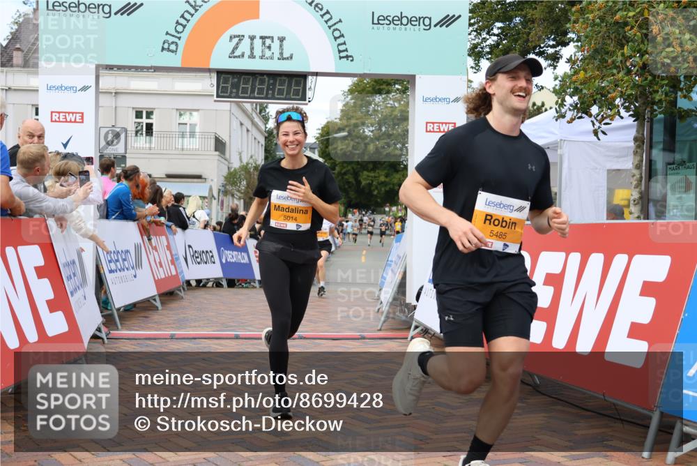 31.08.2025 - 21. Blankeneser Heldenlauf Strokosch-Dieckow http://msf.ph/oto/8699428 31.08.2025 12:56:38 Ziel 5732, 5731, 5484, 5485, 5014, 5702 meine-sportfotos.de