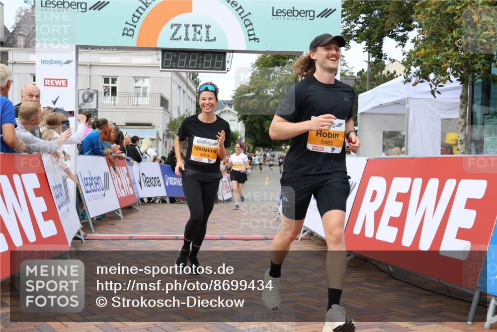 31.08.2025 - 21. Blankeneser Heldenlauf Strokosch-Dieckow http://msf.ph/oto/8699434 31.08.2025 12:56:37 Ziel 5732, 5731, 5484, 5485, 5014, 5702 meine-sportfotos.de