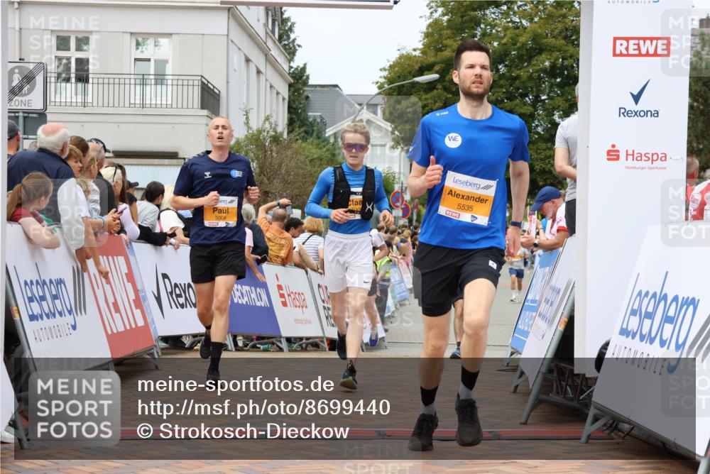31.08.2025 - 21. Blankeneser Heldenlauf Strokosch-Dieckow http://msf.ph/oto/8699440 31.08.2025 12:44:22 Ziel 5535, 5009, 5326, 5443 meine-sportfotos.de
