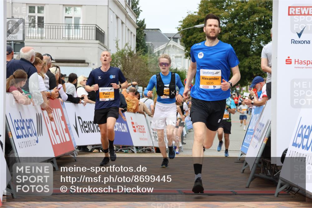 31.08.2025 - 21. Blankeneser Heldenlauf Strokosch-Dieckow http://msf.ph/oto/8699445 31.08.2025 12:44:22 Ziel 5535, 5009, 5326, 5443 meine-sportfotos.de