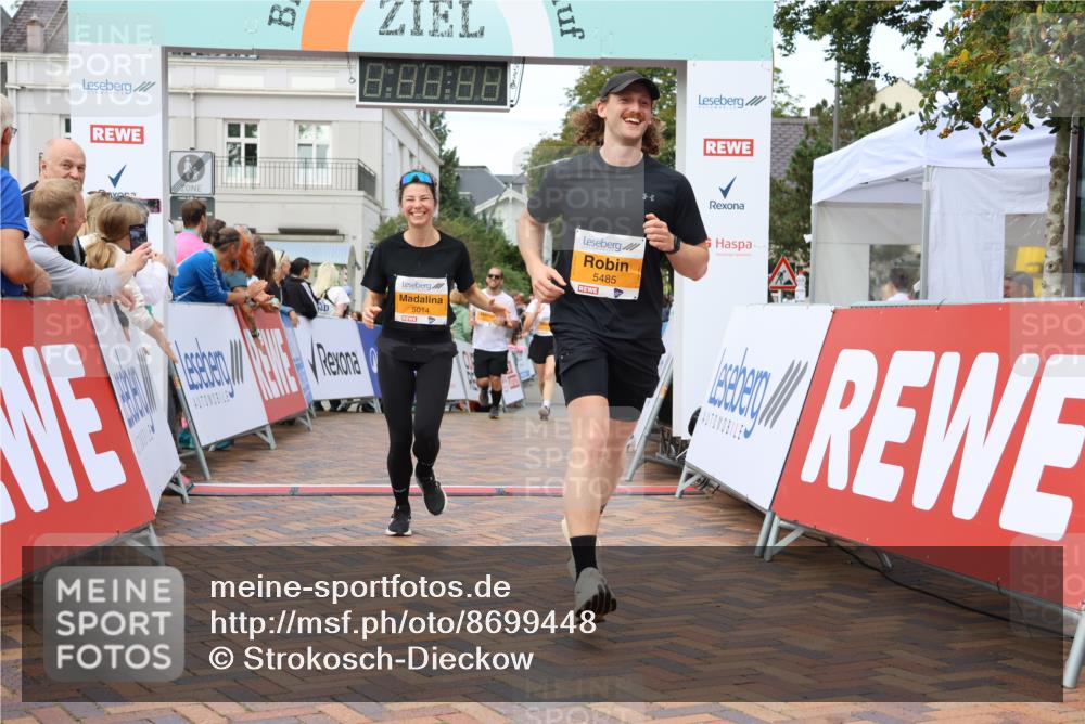 31.08.2025 - 21. Blankeneser Heldenlauf Strokosch-Dieckow http://msf.ph/oto/8699448 31.08.2025 12:56:37 Ziel 5732, 5731, 5484, 5485, 5014, 5702 meine-sportfotos.de