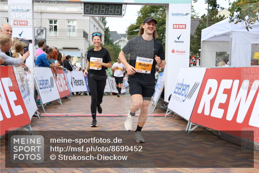 31.08.2025 - 21. Blankeneser Heldenlauf Strokosch-Dieckow http://msf.ph/oto/8699452 31.08.2025 12:56:37 Ziel 5732, 5731, 5484, 5485, 5014, 5702 meine-sportfotos.de