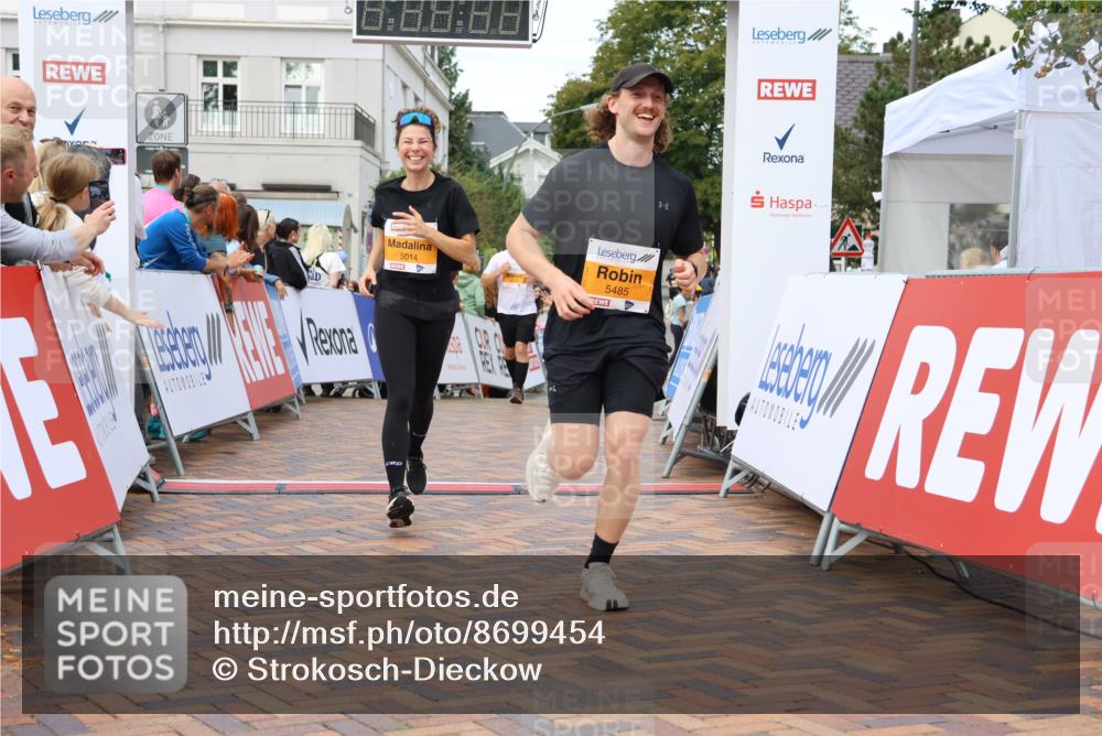 31.08.2025 - 21. Blankeneser Heldenlauf Strokosch-Dieckow http://msf.ph/oto/8699454 31.08.2025 12:56:37 Ziel 5732, 5731, 5484, 5485, 5014, 5702 meine-sportfotos.de