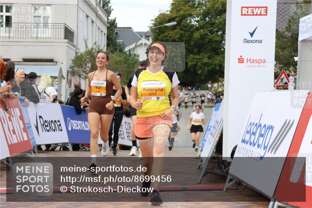 31.08.2025 - 21. Blankeneser Heldenlauf Strokosch-Dieckow http://msf.ph/oto/8699456 31.08.2025 12:56:34 Ziel 5052, 5484, 5485, 5014, 5702 meine-sportfotos.de