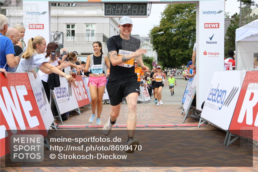 31.08.2025 - 21. Blankeneser Heldenlauf Strokosch-Dieckow http://msf.ph/oto/8699470 31.08.2025 12:43:47 Ziel 5519, 5826, 5363, 5583, 5491, 4402 meine-sportfotos.de