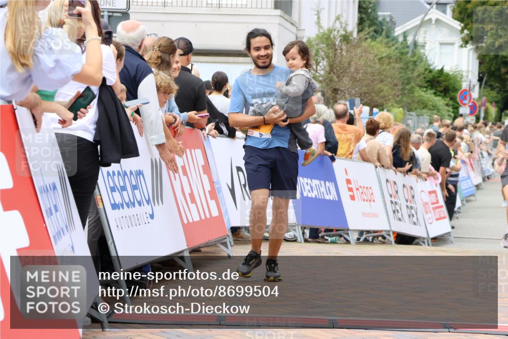 31.08.2025 - 21. Blankeneser Heldenlauf Strokosch-Dieckow http://msf.ph/oto/8699504 31.08.2025 12:43:35 Ziel 5444, 5539 meine-sportfotos.de