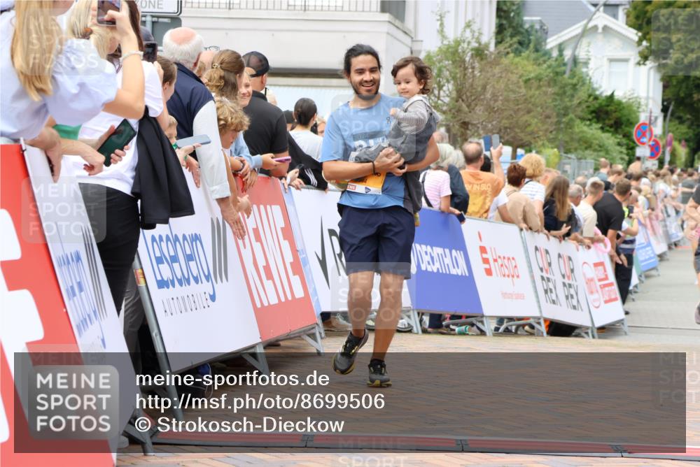 31.08.2025 - 21. Blankeneser Heldenlauf Strokosch-Dieckow http://msf.ph/oto/8699506 31.08.2025 12:43:35 Ziel 5444, 5539 meine-sportfotos.de